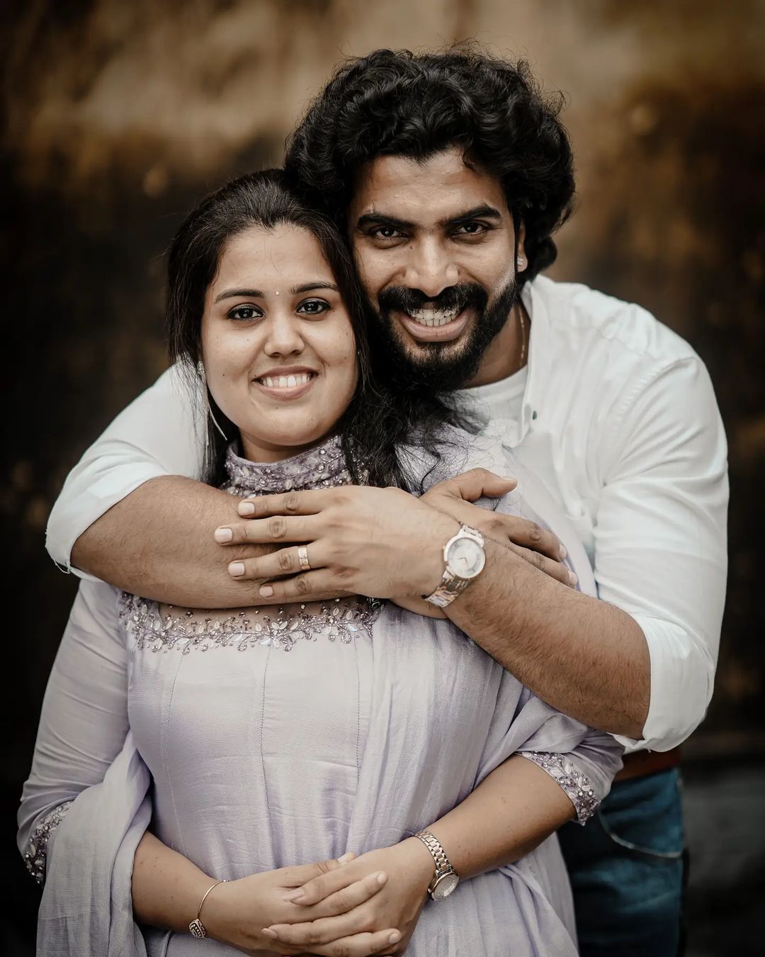 ഇഷയെ ചേർത്തുനിർത്തി അനൂപ് കൃഷ്ണ, താരങ്ങളുടെ പുതിയ റൊമാന്റിക് ചിത്രങ്ങൾ വൈറൽ