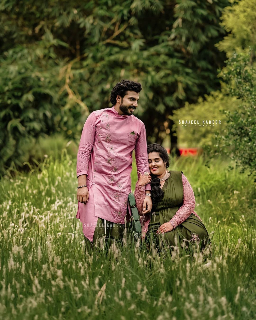 ഇഷയെ ചേർത്തുനിർത്തി അനൂപ് കൃഷ്ണ, താരങ്ങളുടെ പുതിയ റൊമാന്റിക് ചിത്രങ്ങൾ വൈറൽ