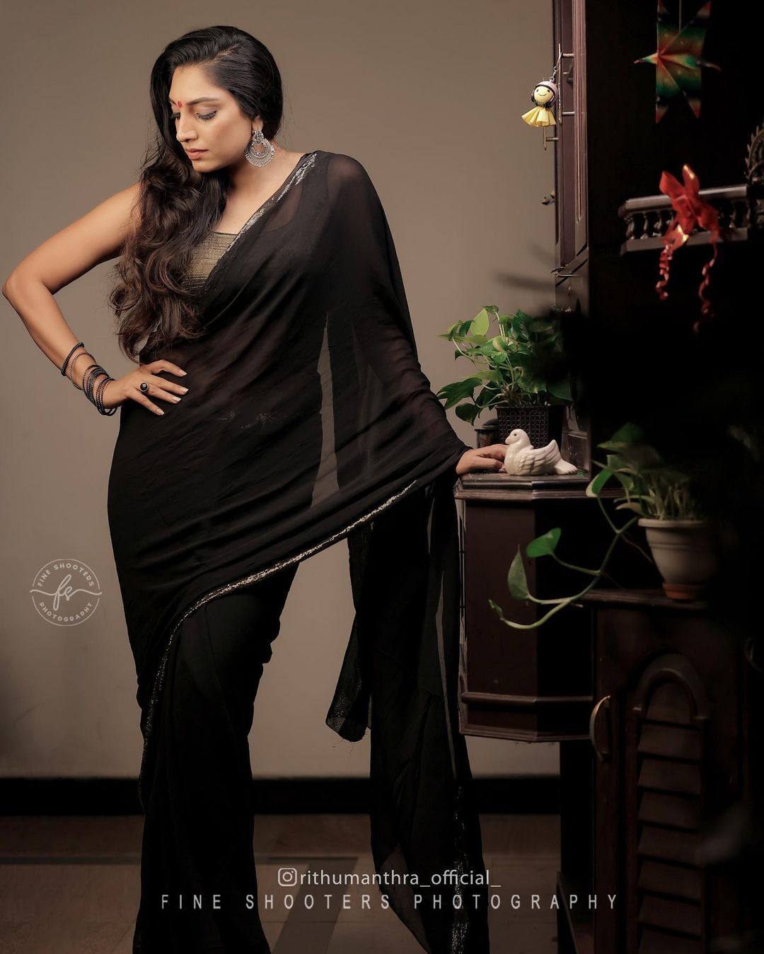 എന്തു ഭംഗി നിന്നെ കാണാന്‍; കണ്ണെടുക്കാനാവുന്നില്ല; റിതു മന്ത്രയുടെ ചിത്രങ്ങള്‍ ഏറ്റെടുത്ത് ആരാധകര്‍