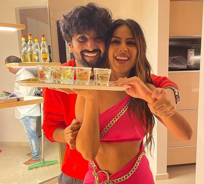 Birthday Party                  | Nia Sharma Wear Hot And Bold Dress In Her Birthday,  Cake Pics Viral
