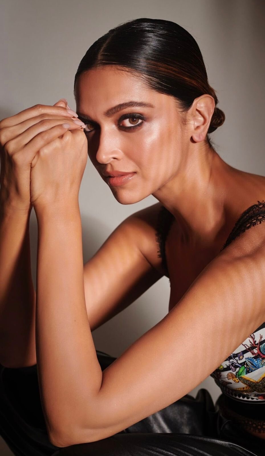 Deepika Padukone:పసుపు రంగు చీరలో బోల్డ్ బ్యూటీ (ఫొటోస్)