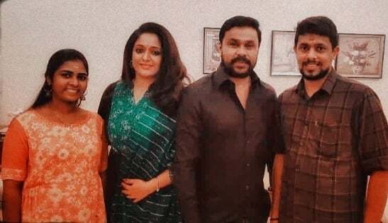 ആരെയാണീ നോക്കുന്നത്? ദിലീപിന്റെയും കാവ്യയുടെയും പുതിയ ചിത്രങ്ങൾ ഏറ്റെടുത്ത് ആരാധകർ