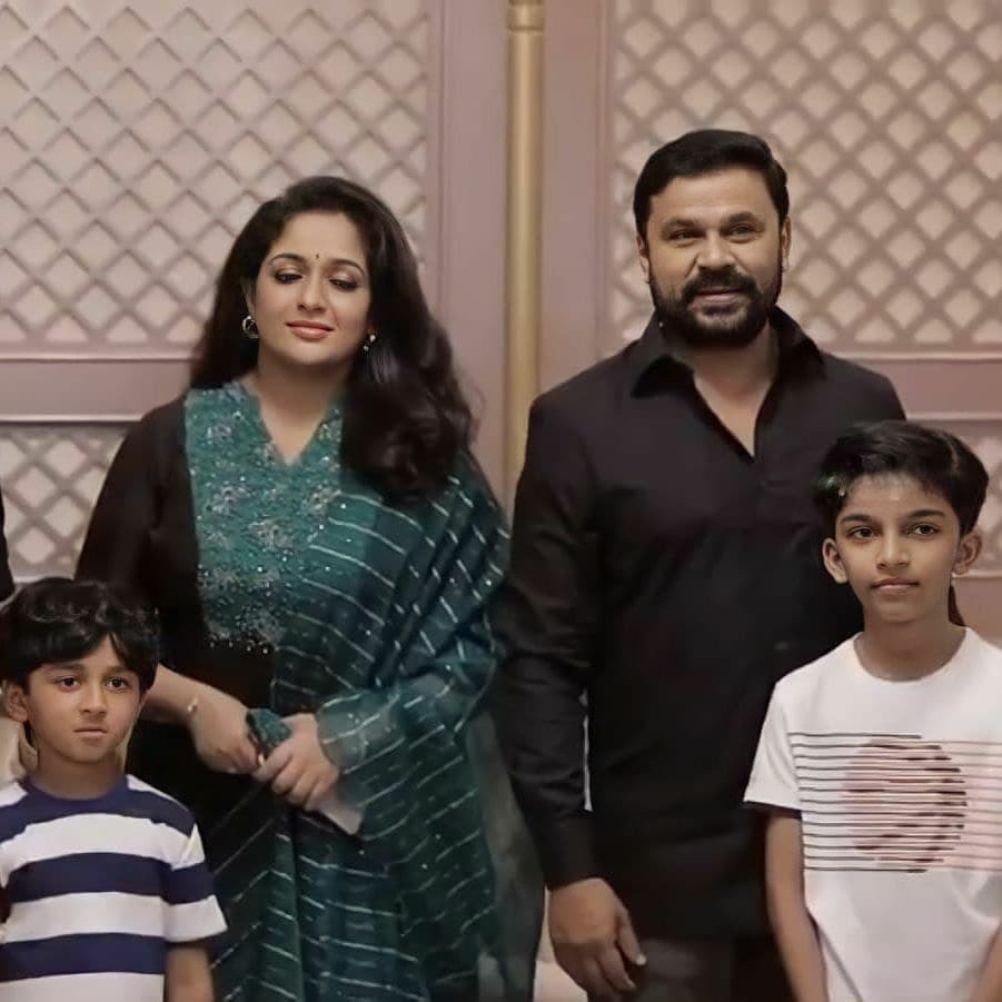 ആരെയാണീ നോക്കുന്നത്? ദിലീപിന്റെയും കാവ്യയുടെയും പുതിയ ചിത്രങ്ങൾ ഏറ്റെടുത്ത് ആരാധകർ