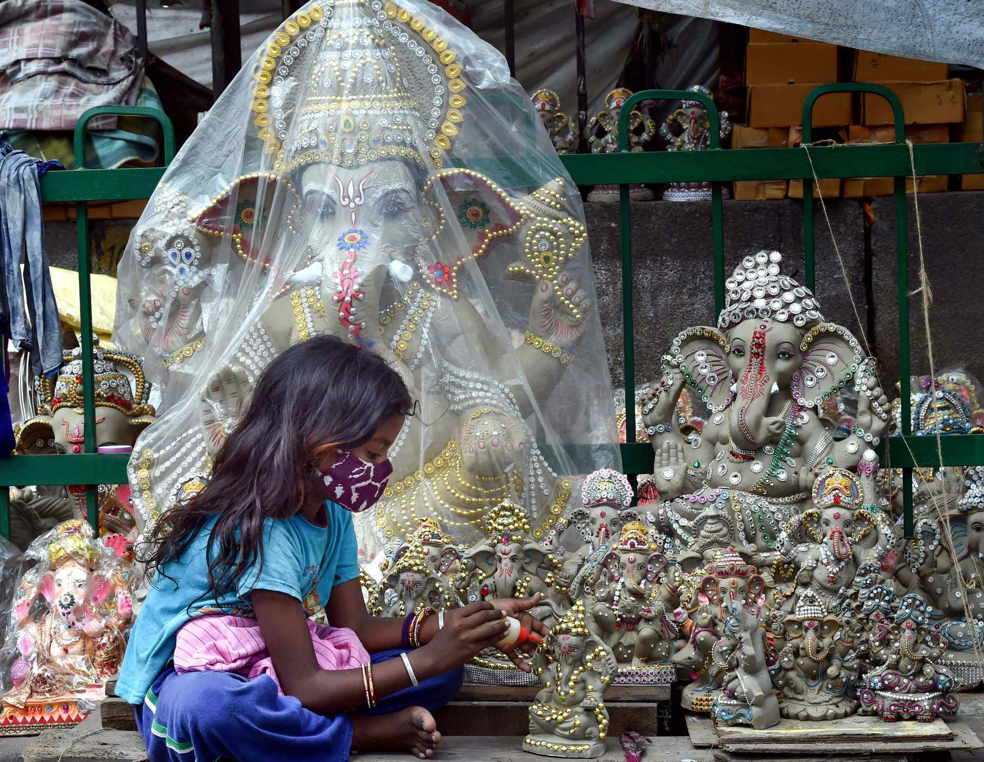 Ganesh Chaturthi: దేశమంతటా గణేష్ విగ్రహాల తయారి.. భక్తుల కోలాహలం మొదలైంది (ఫొటోస్)