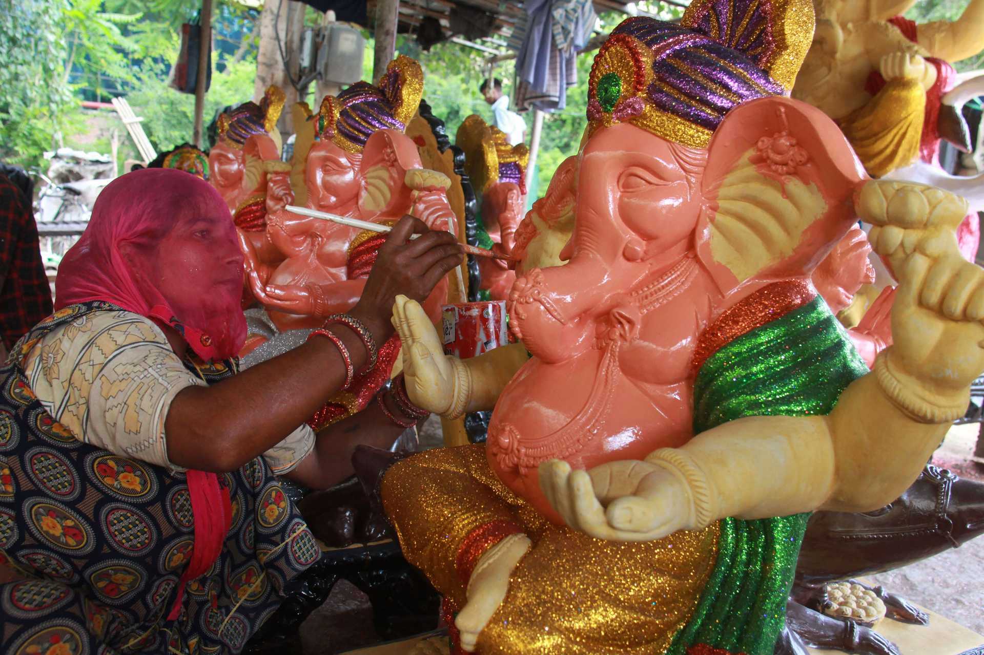 Ganesh Chaturthi: దేశమంతటా గణేష్ విగ్రహాల తయారి.. భక్తుల కోలాహలం మొదలైంది (ఫొటోస్)