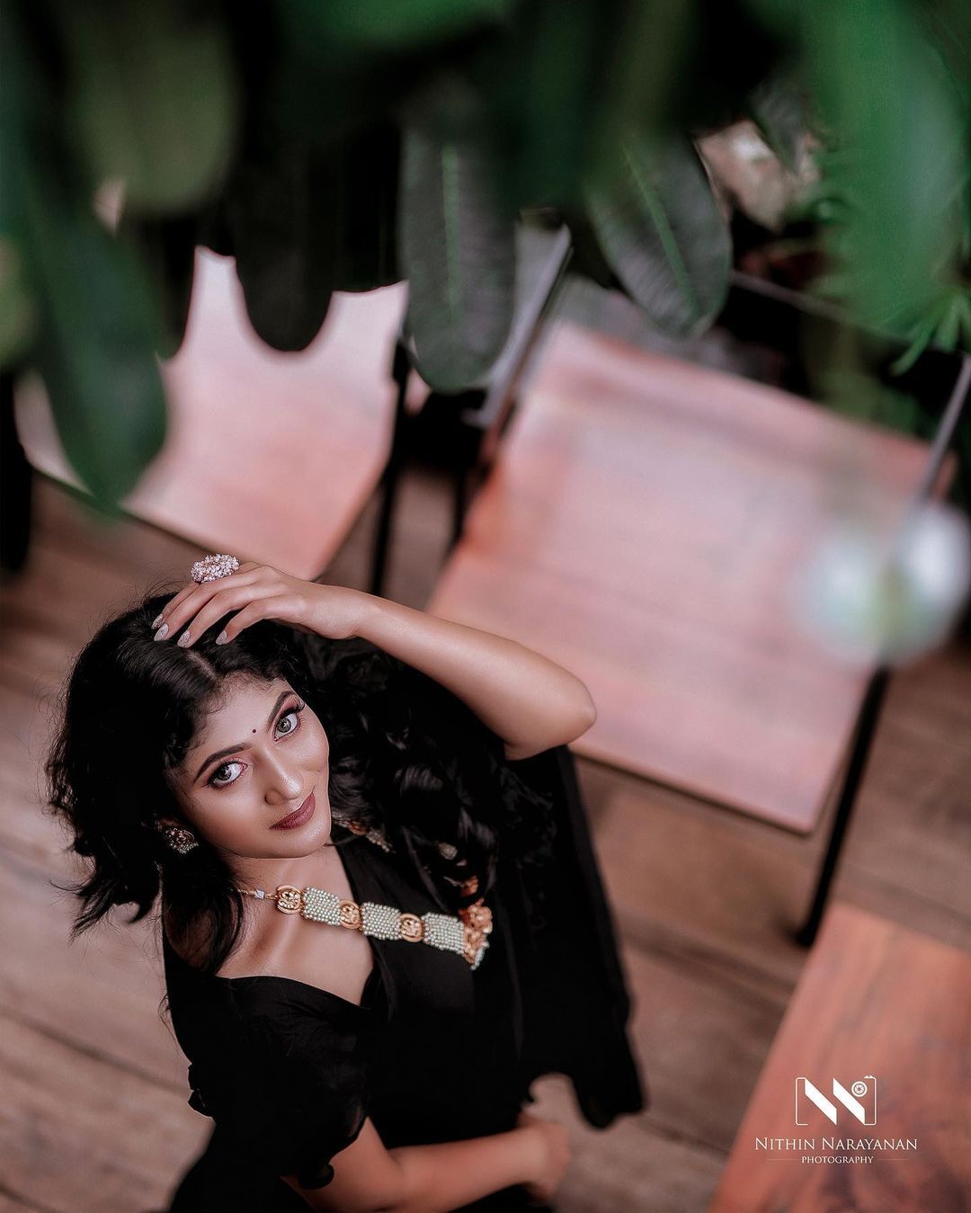 കറുപ്പ് സാരിയില്‍ വെള്ളത്തില്‍ നിറഞ്ഞാടി ദൃശ്യ രഘുനാഥ്; വൈറലായി പുതിയ ഫോട്ടോഷൂട്ട്