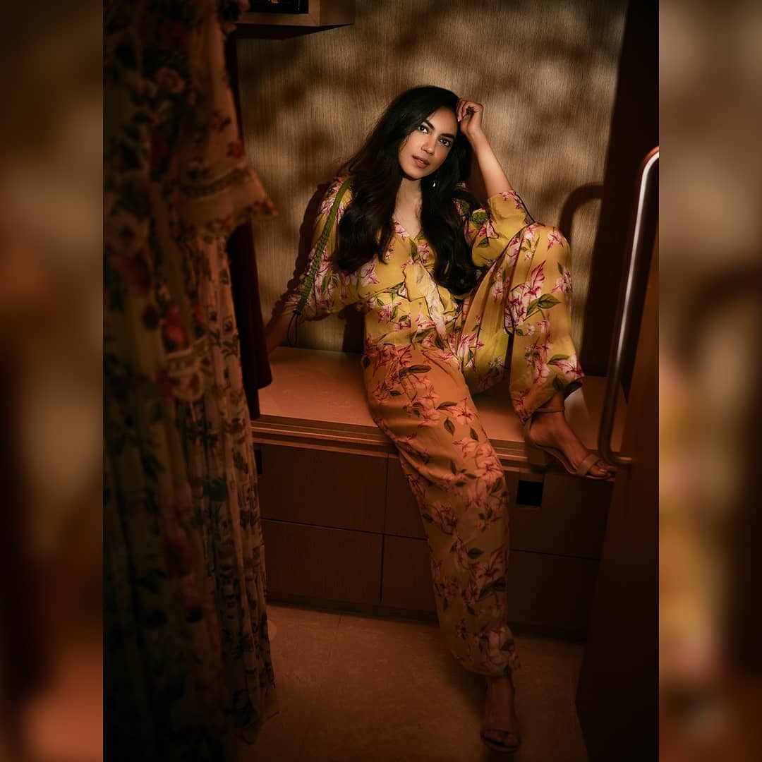 മാലാഖയെ പോലെ തിളങ്ങി ദുല്‍ഖറിന്റെ നായിക: റിതു വര്‍മ്മയുടെ ഏറ്റവും പുതിയ ഫോട്ടോസ്