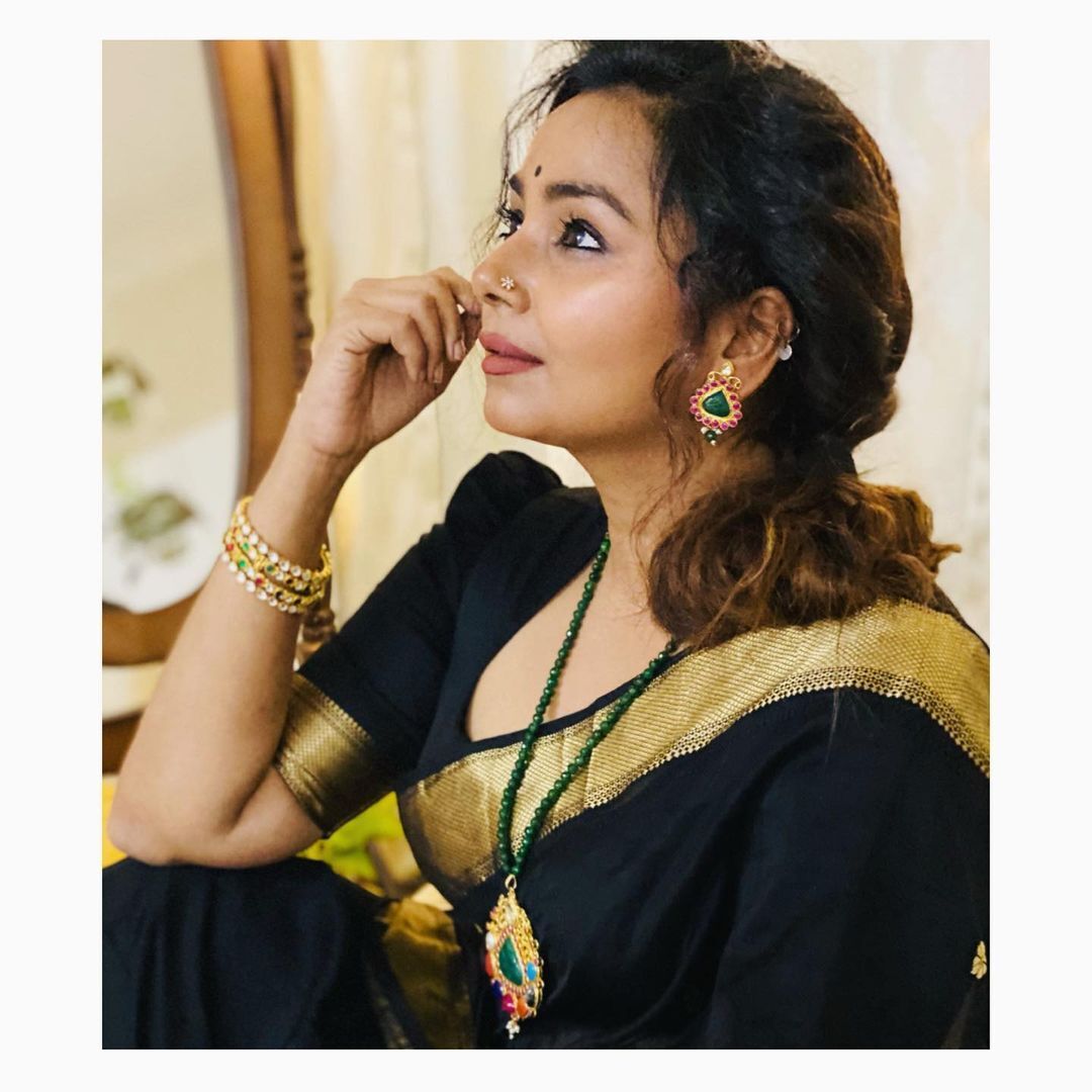 സൂപ്പര്‍ ഹോട്ട് ലുക്കില്‍ മൃദുല മുരളി; ട്രെന്‍ഡിംഗായി ചിത്രങ്ങള്‍