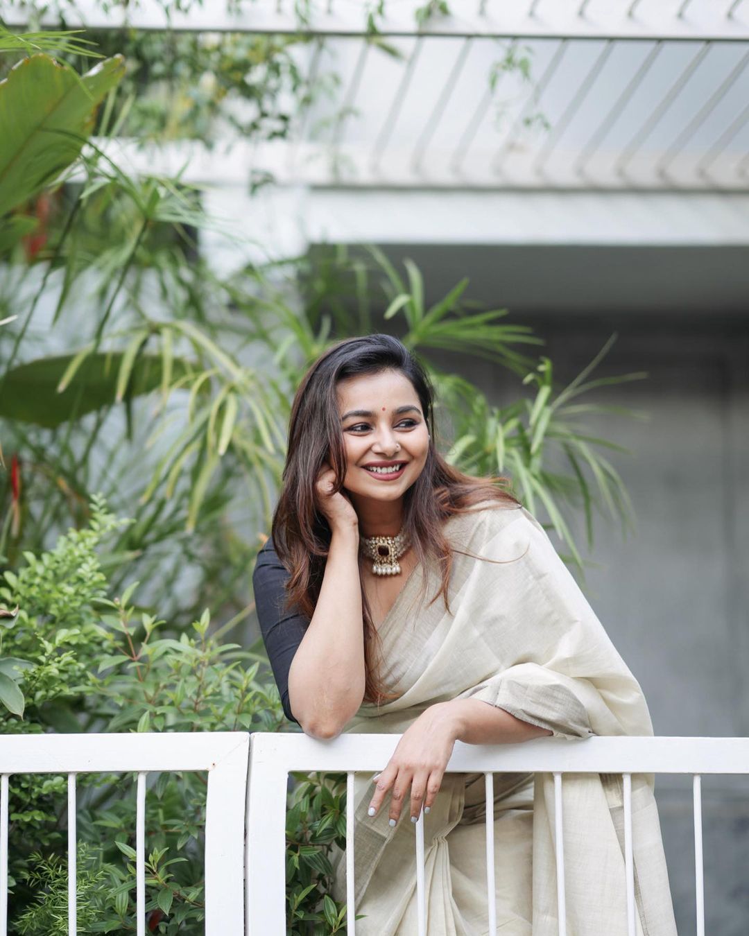 സൂപ്പര്‍ ഹോട്ട് ലുക്കില്‍ മൃദുല മുരളി; ട്രെന്‍ഡിംഗായി ചിത്രങ്ങള്‍