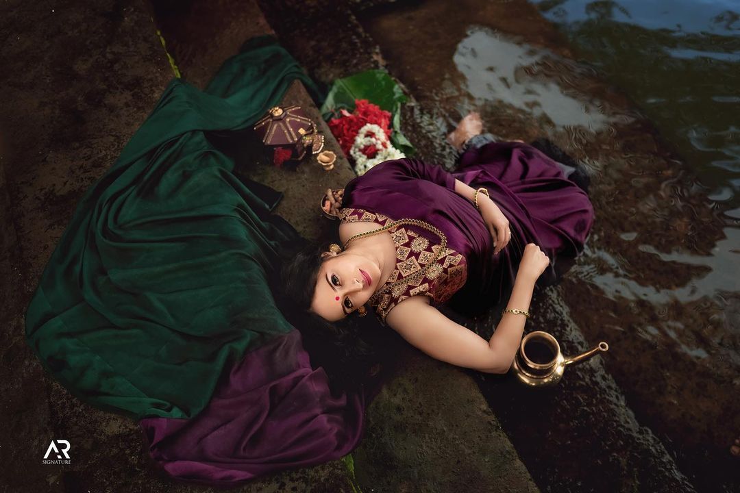 അതീവ ഗ്ലാമറസില്‍ ശാലു മേനോന്‍; ഹോട്ട് ലുക്കാണെന്ന് ആരാധകര്‍, വൈറല്‍ ചിത്രങ്ങള്‍ കാണാം