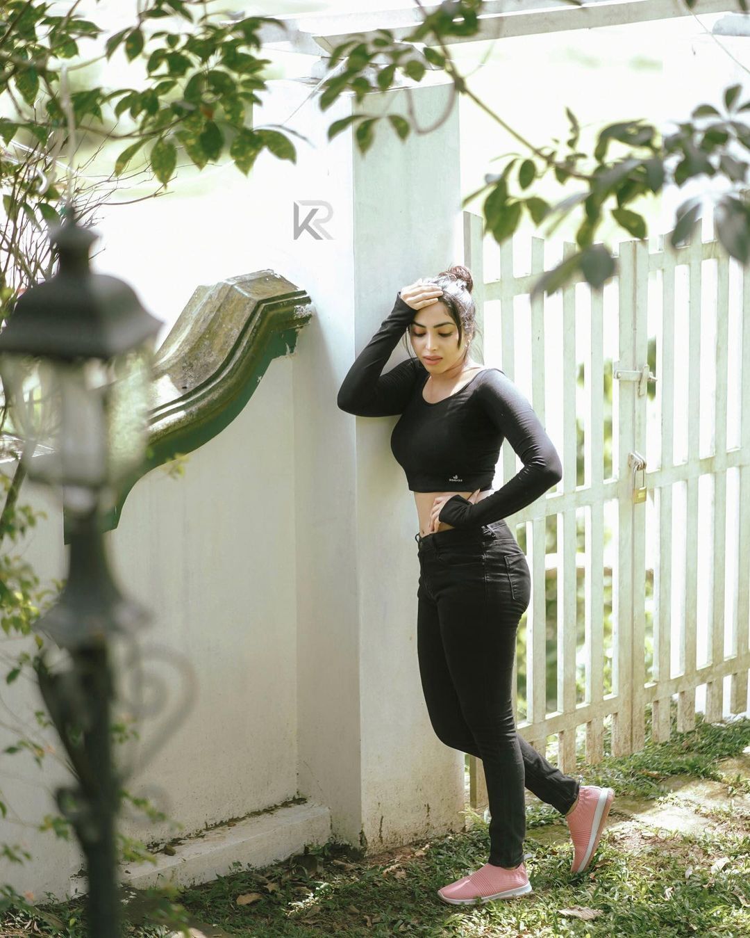 നിമിഷങ്ങള്‍ പാഴാക്കാതെ ലൈഫിനായി എന്തെങ്കിലും ചെയ്യാന്‍ ശ്രമിക്കാമെന്ന് അമേയ മാത്യു; എന്തുപറ്റിയെന്ന് ആരാധകര്‍