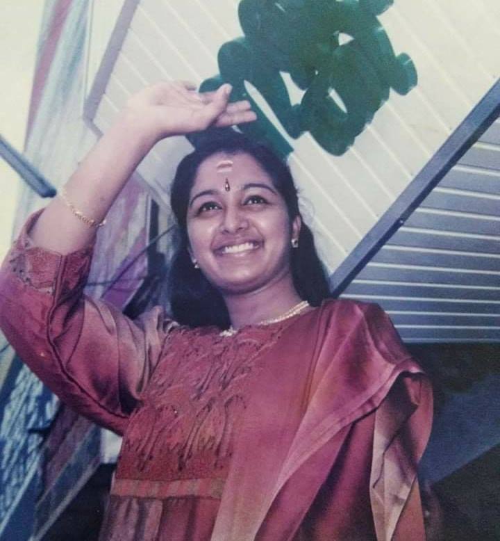 മഞ്ജു പഴയ മഞ്ജുവേ അല്ല, സൂപ്പർ സ്റ്റാർ മഞ്ജു വാര്യരുടെ  അപൂർവ ചിത്രങ്ങൾ കാണാം