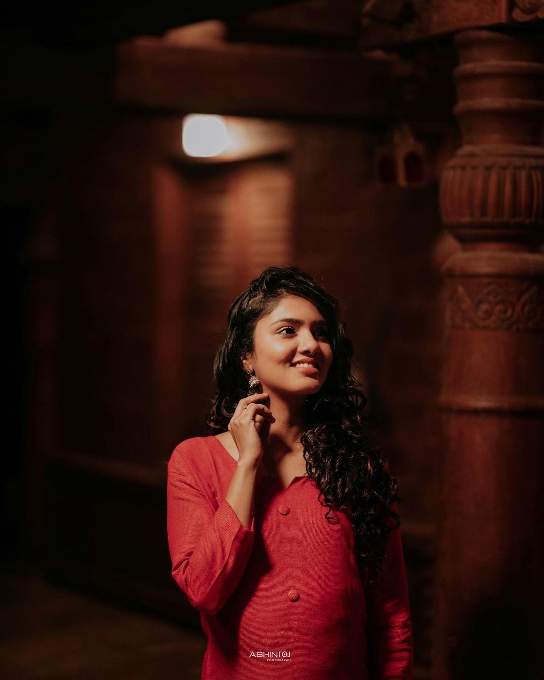 അമ്മയാകാന്‍ പോകുന്ന സന്തോഷം; എസ്‌കേപ്പിലെ ചിത്രങ്ങള്‍ പങ്കുവച്ച് ഗായത്രി സുരേഷ്