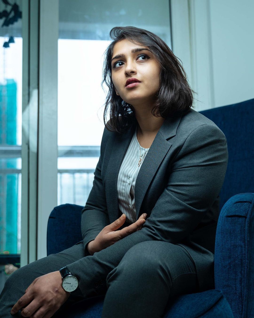 കോട്ടും സ്യൂട്ടും അണിഞ്ഞ് സനുഷയുടെ ഫോട്ടോഷൂട്ട്; ഫുള്‍ ചേഞ്ചാണല്ലോ, എന്തുപറ്റിയെന്ന് ആരാധകര്‍