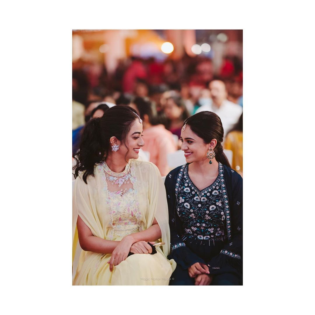 പിറന്നാള്‍ അടിച്ചുപൊളിച്ച് നമിത, അനുജത്തിയുടെ ബുജിയെന്ന് മീനാക്ഷിയും; രണ്ടാളും ക്യൂട്ട് ലുക്കാണെന്ന് ആരാധകര്‍