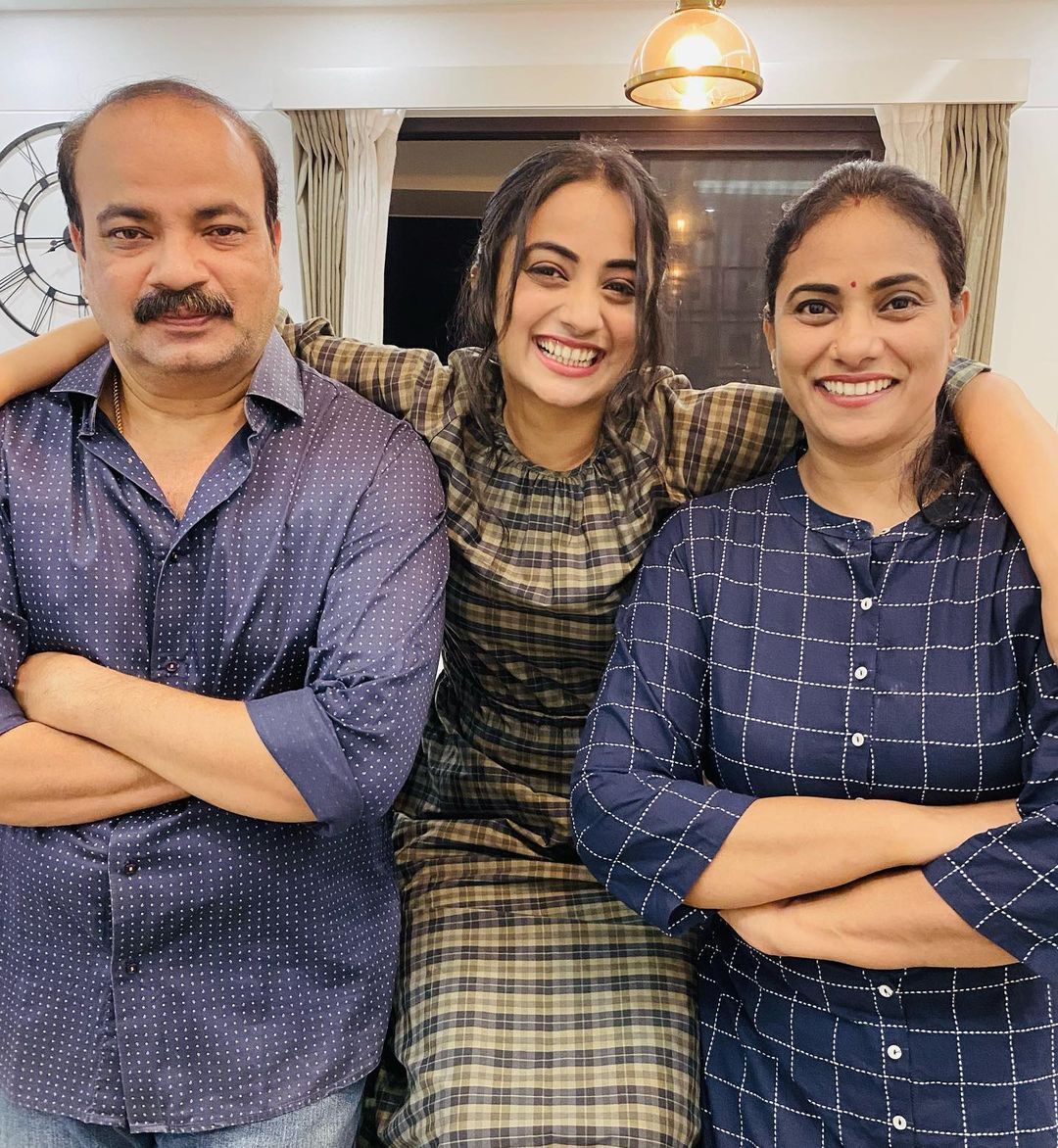 പിറന്നാള്‍ അടിച്ചുപൊളിച്ച് നമിത, അനുജത്തിയുടെ ബുജിയെന്ന് മീനാക്ഷിയും; രണ്ടാളും ക്യൂട്ട് ലുക്കാണെന്ന് ആരാധകര്‍