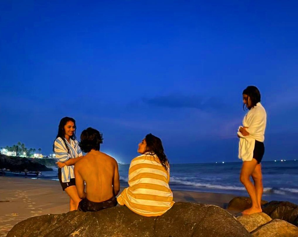 ബീച്ചിൽ തിമിർത്ത് നടി പ്രയാഗ മാർട്ടിൻ, പുത്തൻ ചിത്രങ്ങൾ വൈറൽ