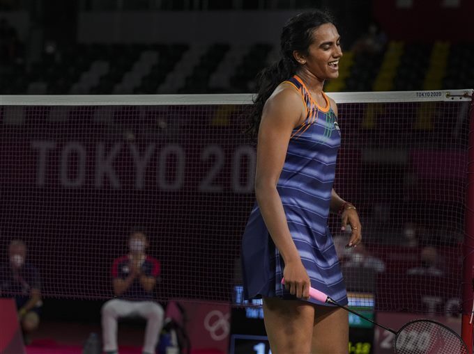  ଟୋକିଓ ଅଲିମ୍ପିକ୍ସରେ ପଦକ ଜିତିଲେ ପିଭି ସିନ୍ଧୁ; ଦେଖନ୍ତୁ ସେହି ସମୟର ମୁହୂର୍ତ୍ତକୁ