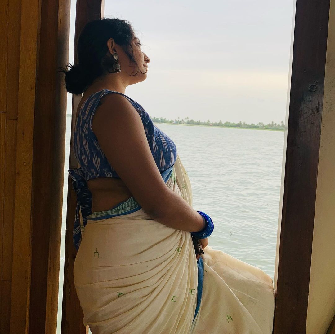 സോഷ്യല്‍ മീഡിയയില്‍ വൈറലായി അഭയ ഹിരണ്‍മയിയുടെ ചിത്രങ്ങള്‍; ആരെയാണ് കാത്തിരിക്കുന്നതെന്ന് ആരാധകര്‍