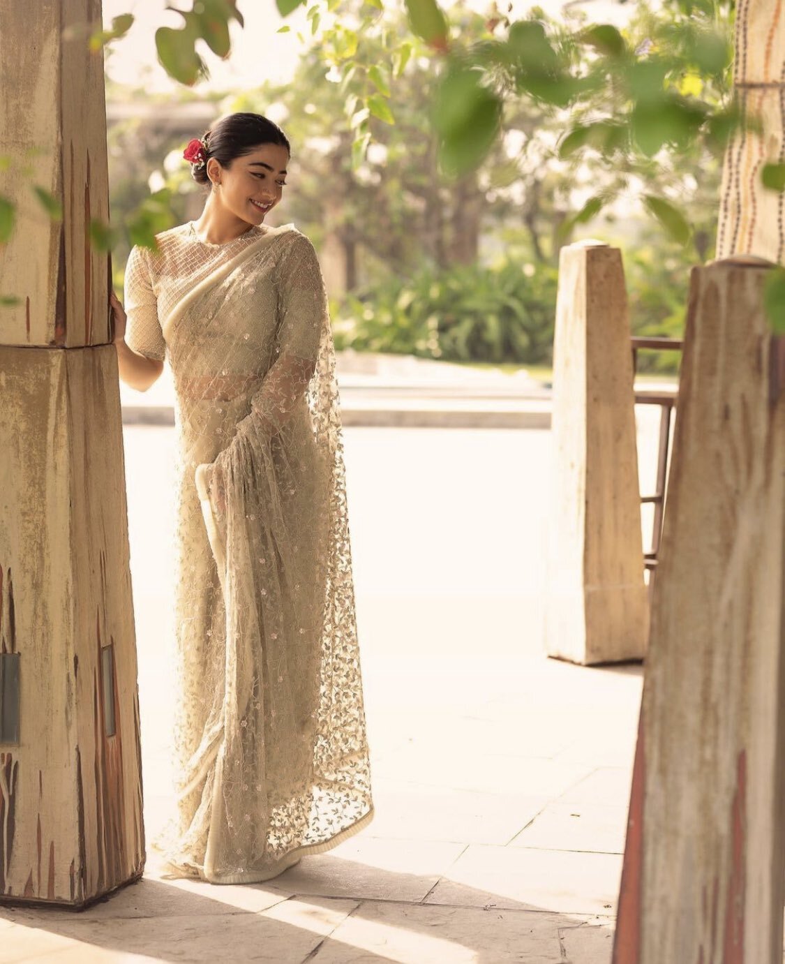 Rashmika Mandanna:హాట్ ఫోటోషూట్ తో రెచ్చిపోయిన రష్మిక,, ఈ అందం అదరహో (ఫొటోస్)
