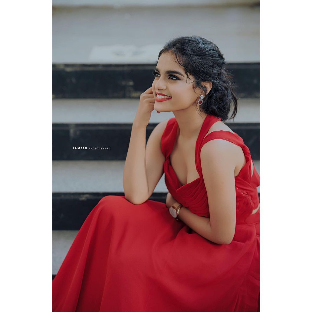 അതീവ സുന്ദരിയായി ഗോപിക രമേശ്: തണ്ണീര്‍ മത്തന്‍ താരത്തിന്റെ ഫോട്ടോഷൂട്ട് ഏറ്റെടുത്ത് ആരാധകര്‍