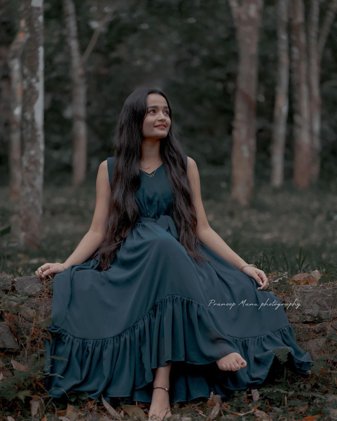 മീനൂട്ടീ...ഈ നീളന്‍ മുടിയുടെ രഹസ്യം എന്താണ്; മീനാക്ഷിയുടെ വൈറല്‍ ചിത്രത്തില്‍ ആരാധകരുടെ ചോദ്യം