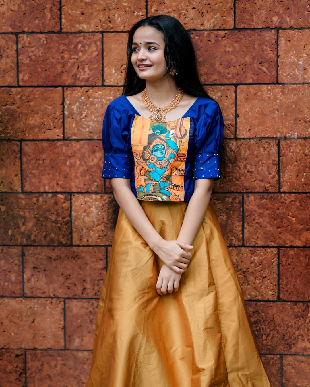 മീനൂട്ടീ...ഈ നീളന്‍ മുടിയുടെ രഹസ്യം എന്താണ്; മീനാക്ഷിയുടെ വൈറല്‍ ചിത്രത്തില്‍ ആരാധകരുടെ ചോദ്യം