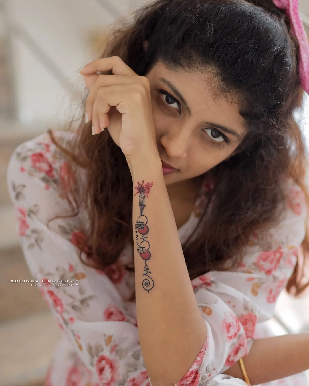 മാലാഖയെ പോലെ തിളങ്ങി ചക്കപ്പഴം താരം ശ്രുതി രജനീകാന്ത്; ഒപ്പം ടാറ്റൂ പൊളിച്ചെന്നും ആരാധകര്‍