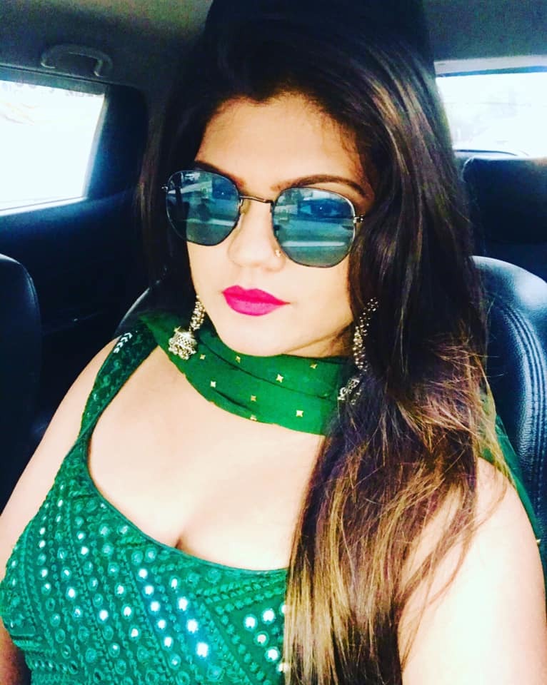 जानिए कौन हैं निशा दुबे जिनके Look के आगे आम्रपाली दुबे भी हो जाती हैं फेल