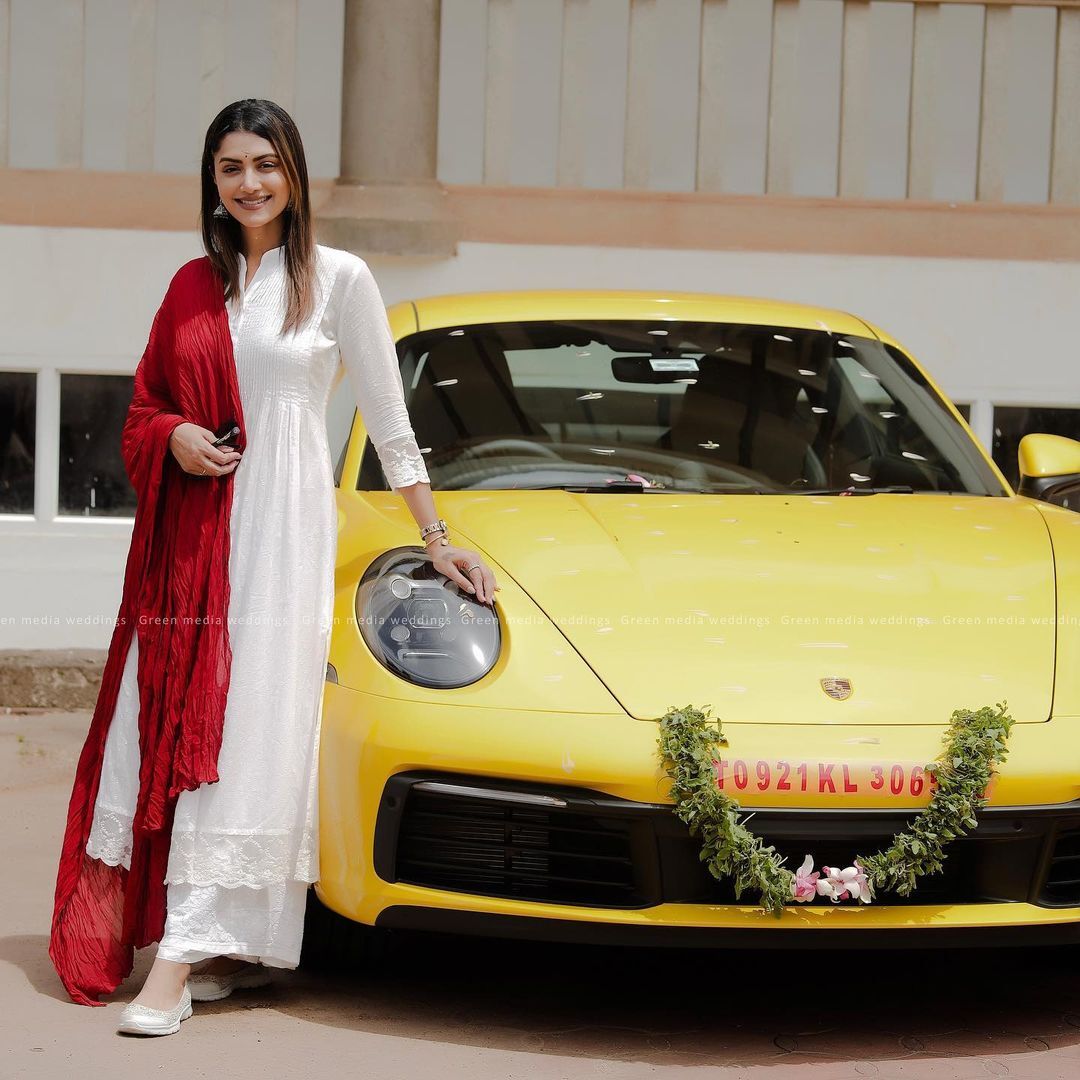  ഇത് പറക്കാനുള്ള സമയമാണ്: പുത്തന്‍ ലുക്കില്‍ തകര്‍ത്ത് നടി മംമ്ത മോഹന്‍ദാസ്