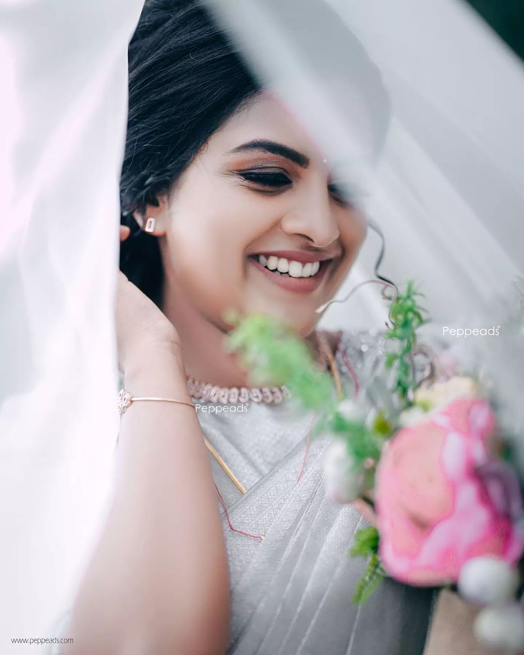  ലിജോമോൾ ജോസിന്റെ വിവാഹ ചിത്രങ്ങൾ പുറത്ത്..ക്രിസ്ത്യൻ ആചാര പ്രകാരം അണിഞ്ഞൊരുങ്ങി താരം