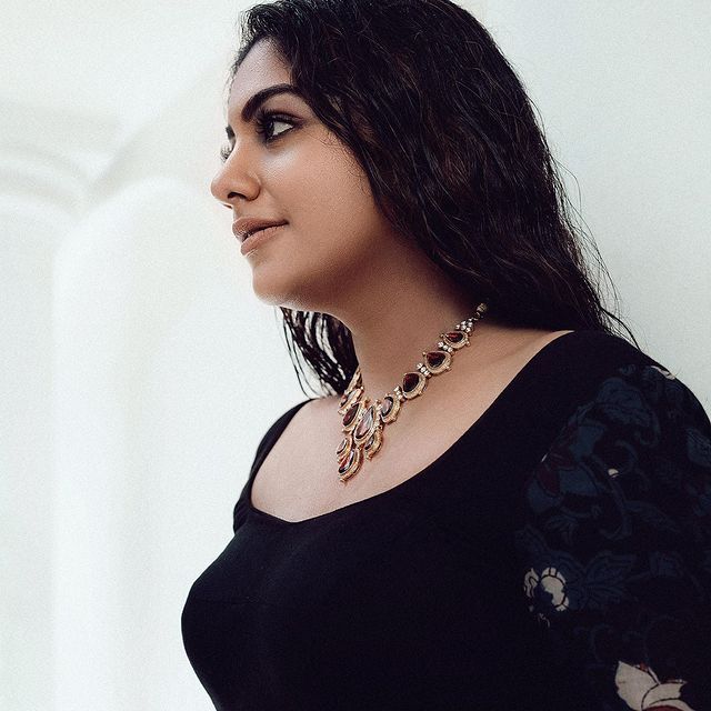 മഞ്ഞയില്‍ കൂടുതല്‍ സുന്ദരിയായി മീര നന്ദന്‍; ക്യൂട്ട് എന്ന് ആരാധകര്‍, ചിത്രങ്ങള്‍ കാണാം