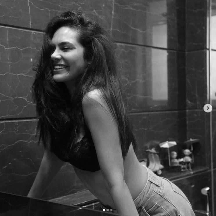 ടോപ്‌ലെസ് ആയി നടി ഇഷ ഗുപ്ത; നാണമില്ലേ എന്ന് കമന്റ്... ചര്‍ച്ചയായി പുതിയ ചിത്രങ്ങള്‍