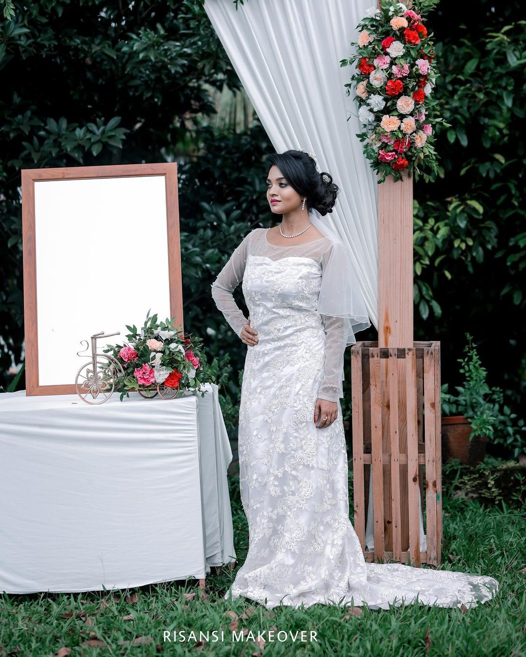 പുത്തന്‍ ലുക്കില്‍ ഞെട്ടിച്ച് സൂര്യ ജെ മേനോന്‍:  തകര്‍ത്തെന്ന് ആരാധകര്‍