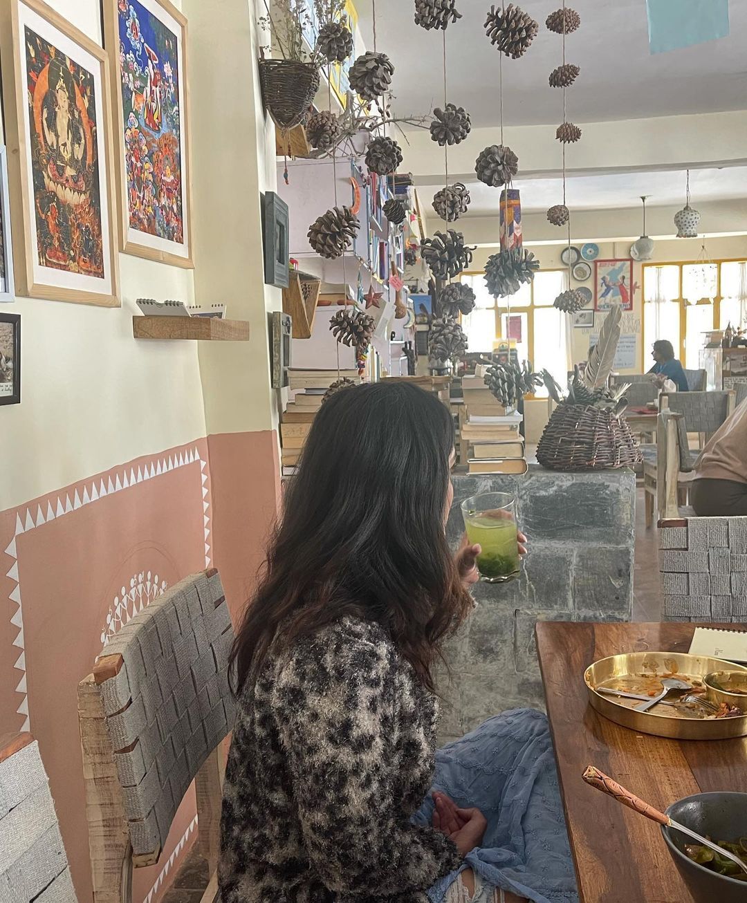 സ്വര്‍ഗ്ഗത്തിലെ രാജകുമാരി; ആരേയും അമ്പരിപ്പിക്കുന്ന ഫോട്ടോ ഷൂട്ടുമായി സാനിയ ഇയ്യപ്പന്‍