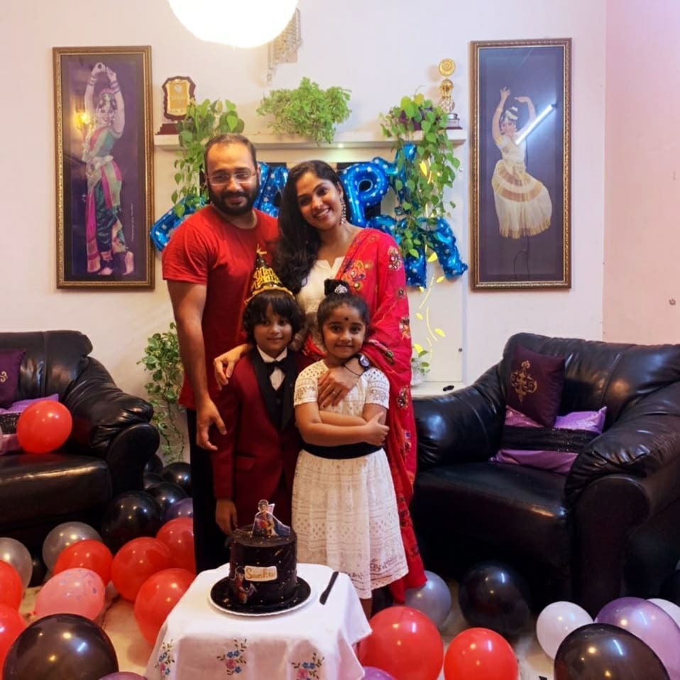  ലോകം എന്തും പറയട്ടെ: മകള്‍ കിയാരയ്ക്കൊപ്പമുള്ള ചിത്രവുമായി നടി മുക്ത