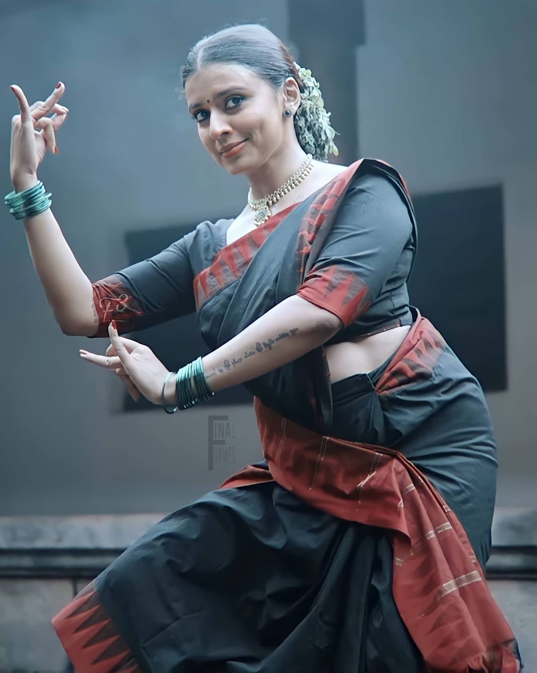 നര്‍ത്തകിയായി തിളങ്ങി ഗായിക സിത്താര കൃഷ്ണകുമാര്‍; വൈറലായി തരുണി