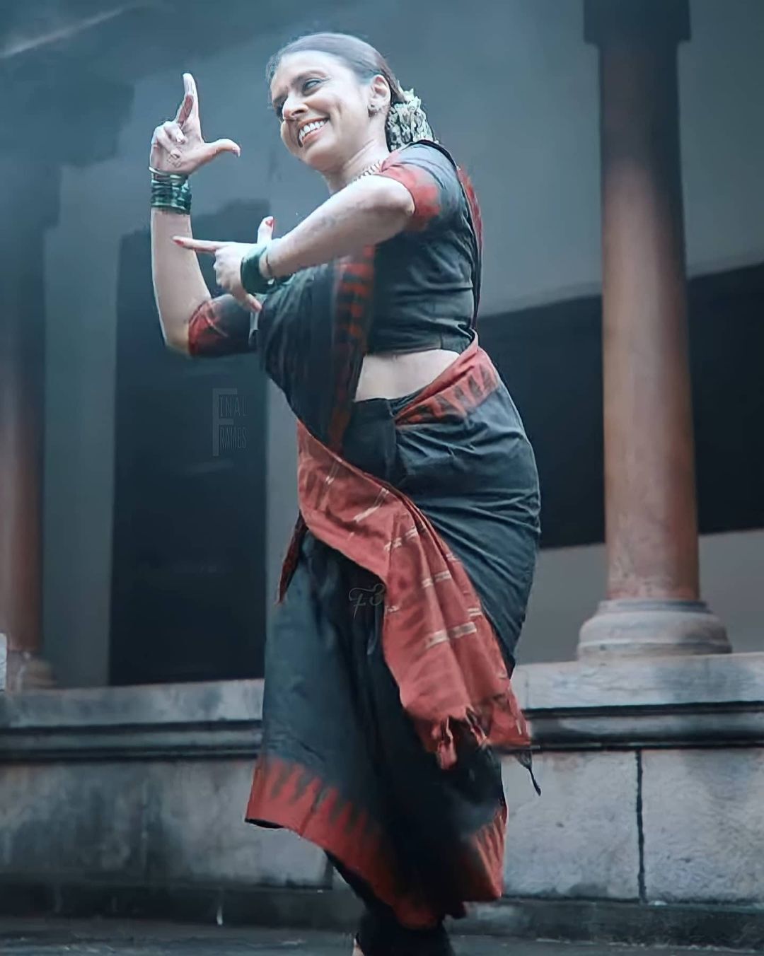 നര്‍ത്തകിയായി തിളങ്ങി ഗായിക സിത്താര കൃഷ്ണകുമാര്‍; വൈറലായി തരുണി