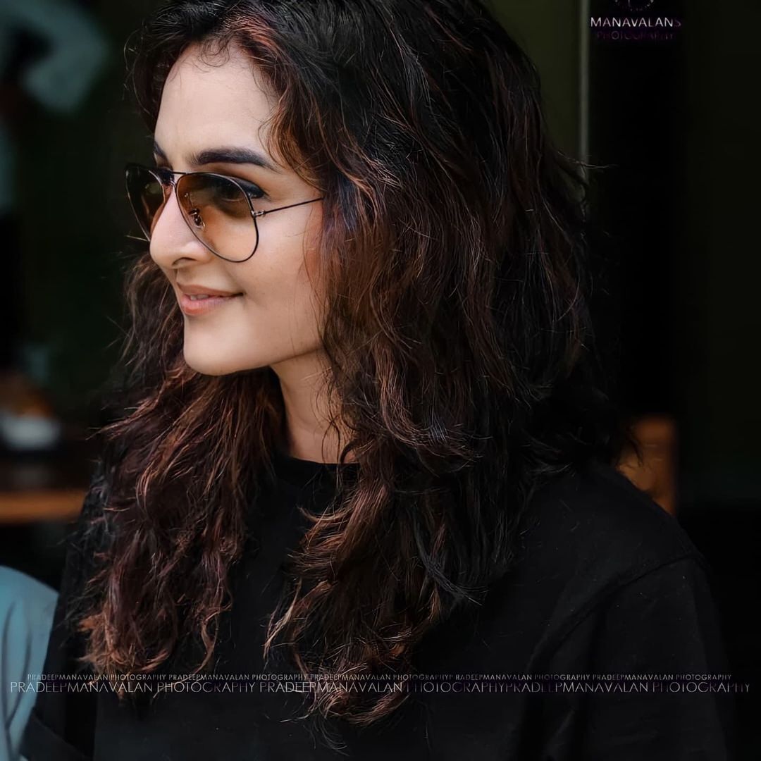 ലേഡി ബേഡില്‍ ലേഡി സൂപ്പര്‍ സ്റ്റാര്‍: മ‍ഞ്ജു വാര്യരുടെ ചിത്രങ്ങള്‍ വൈറലാവുന്നു