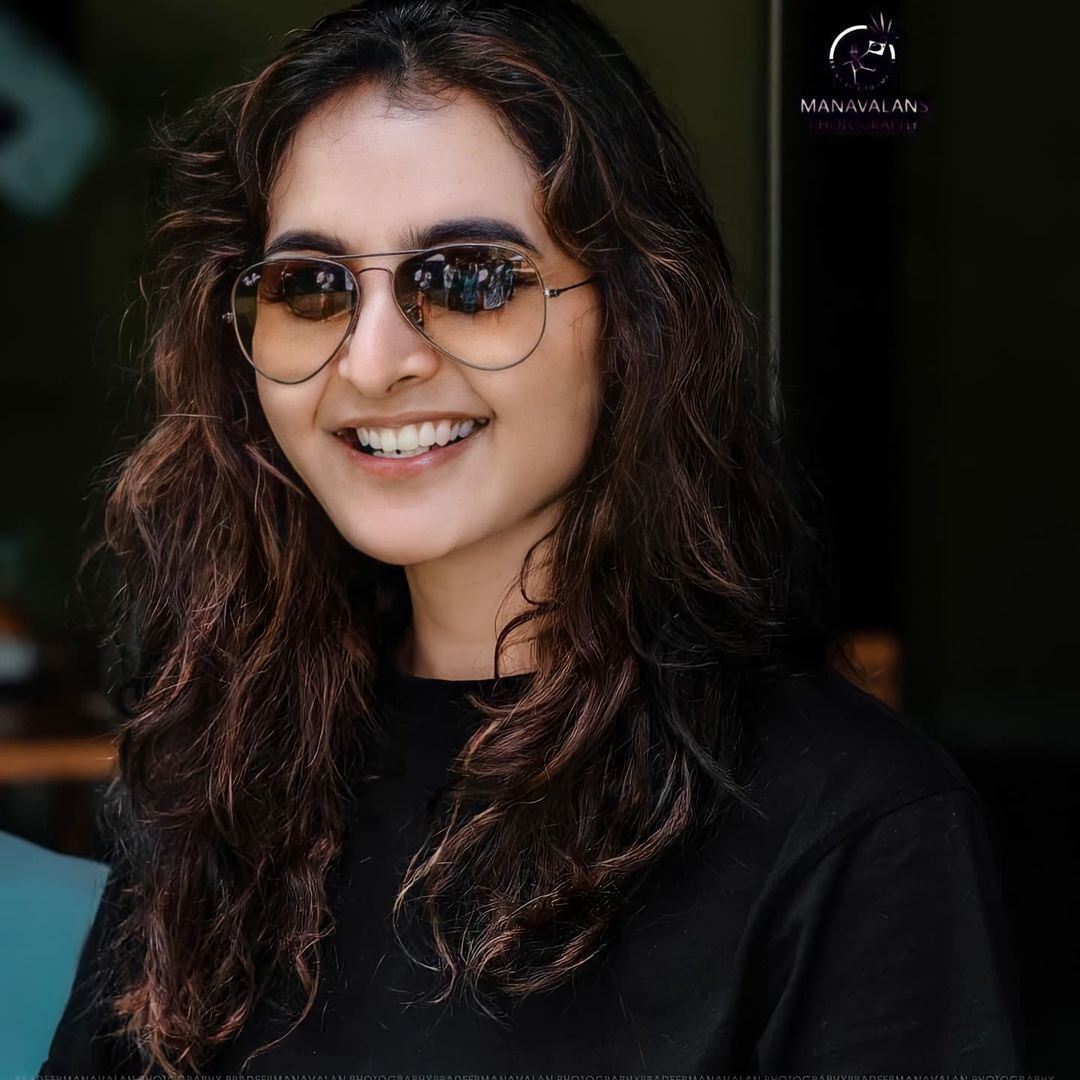 ലേഡി ബേഡില്‍ ലേഡി സൂപ്പര്‍ സ്റ്റാര്‍: മ‍ഞ്ജു വാര്യരുടെ ചിത്രങ്ങള്‍ വൈറലാവുന്നു