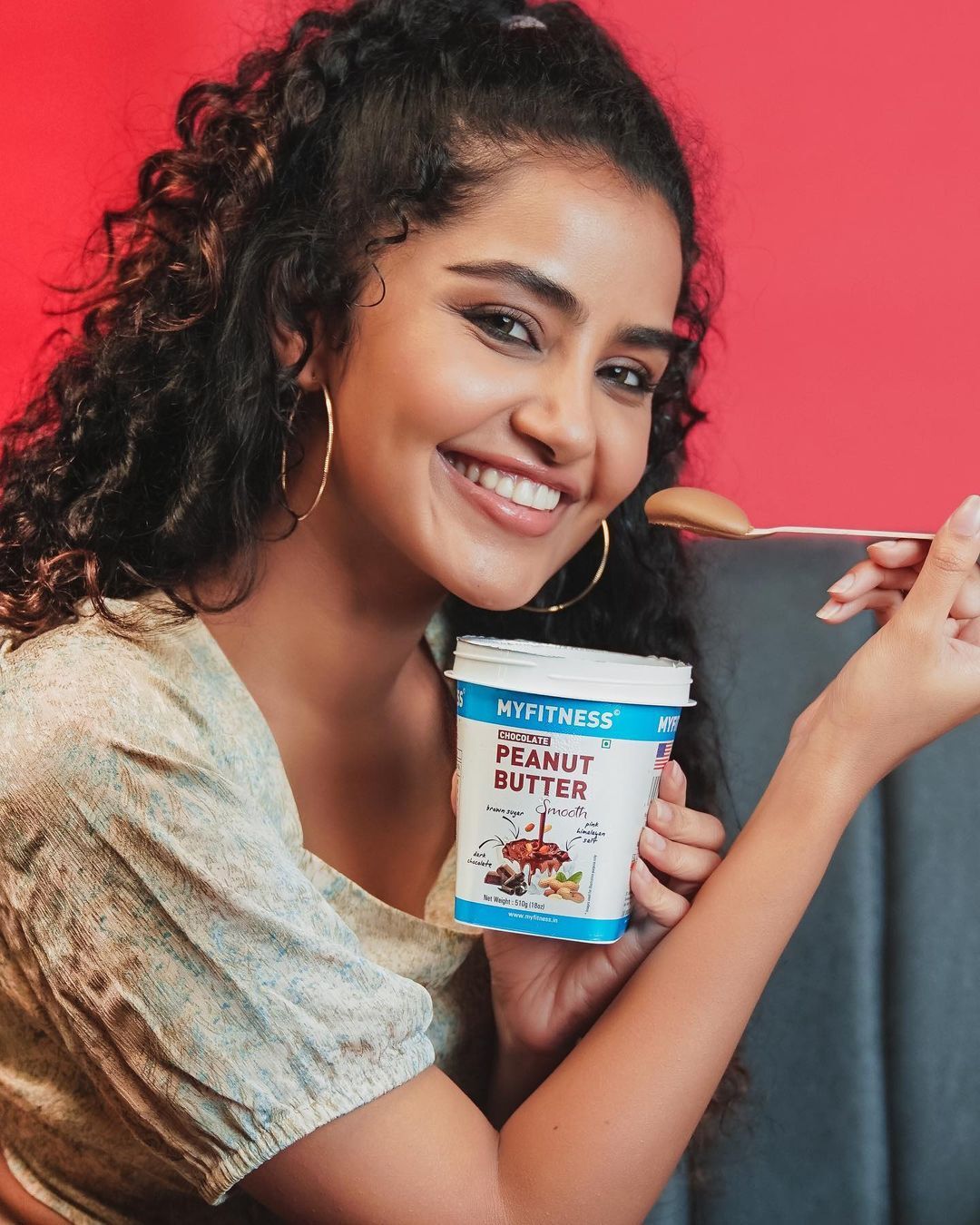 ഹൊ.. എന്തൊരു ലുക്കാണിത്; അനുപമ പരമേശ്വരന്റെ ചിത്രങ്ങള്‍ വൈറലാവുന്നു