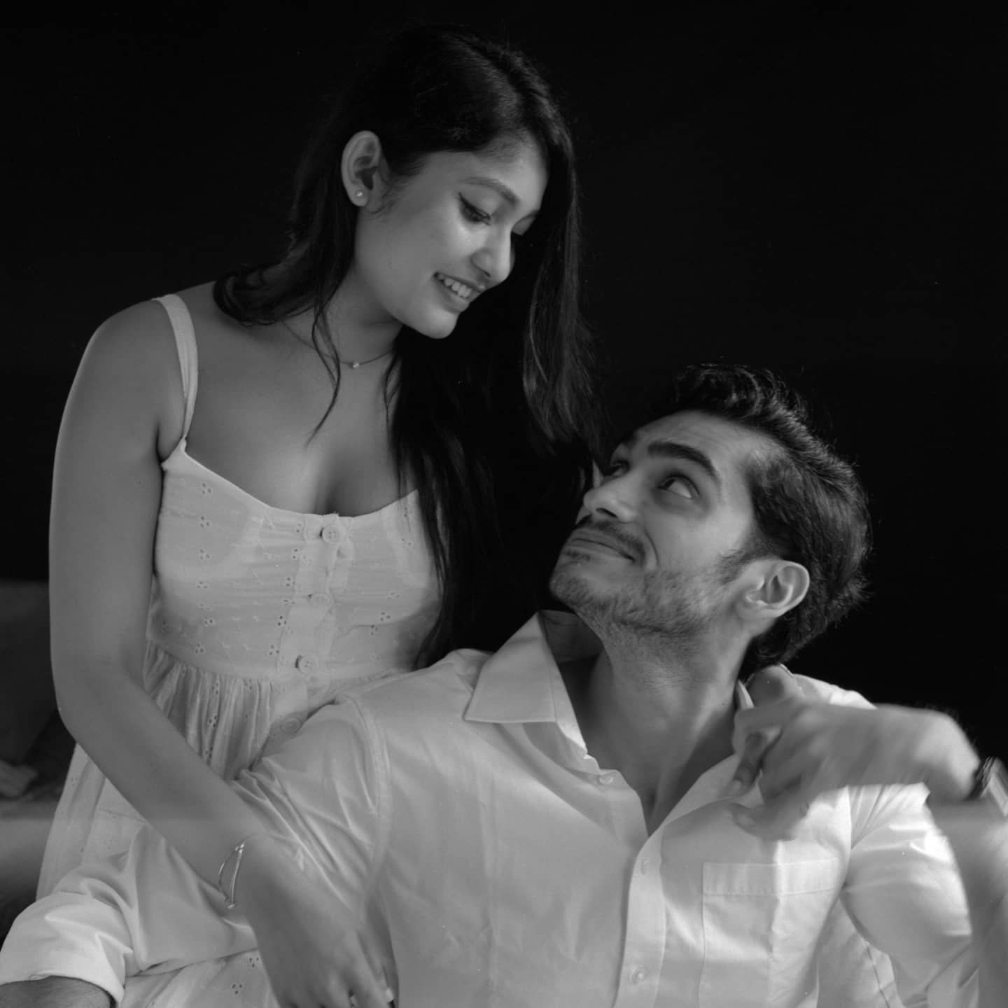 ജയപ്രിയയെ ചേര്‍ത്ത് നിര്‍ത്തി ചിത്രങ്ങള്‍; പ്രതിശ്രുത വധുവിനെ പരിചയപ്പെടുത്തി നടന്‍ വിശാഖ് നായര്‍