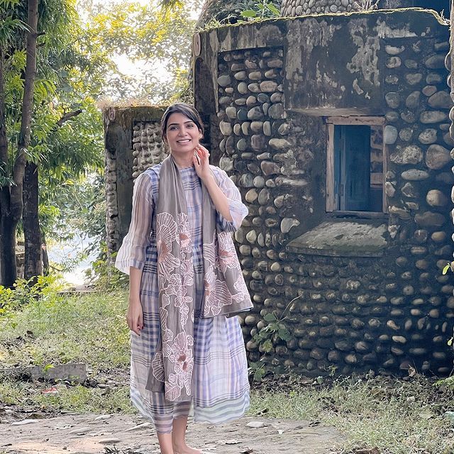 വിവാഹ ബന്ധം വേര്‍പ്പെടുത്തിയ ശേഷം സാമന്തയുടെ യാത്ര; കൂടെ ആരെന്ന് അറിയുമോ? ചിത്രങ്ങള്‍