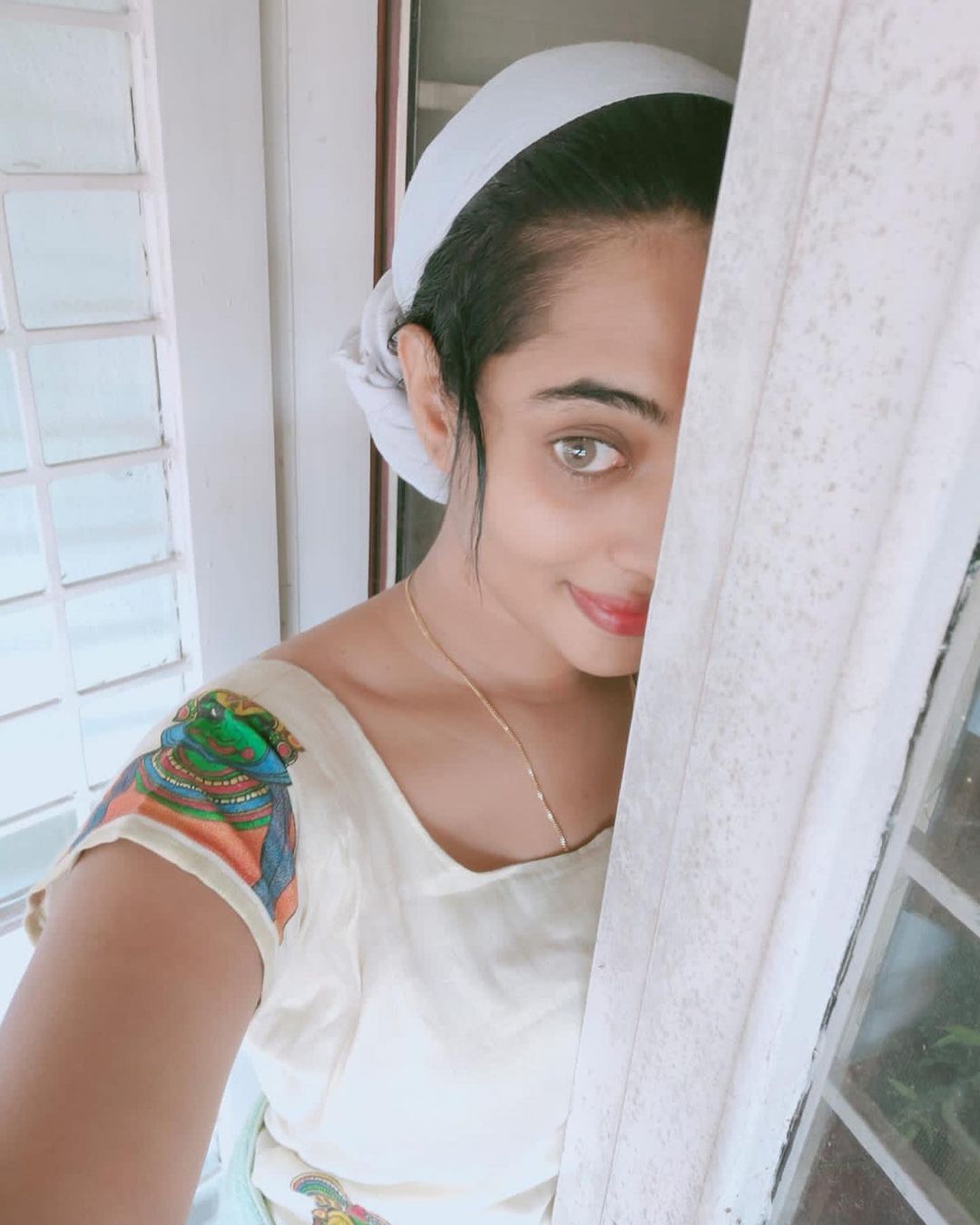 സാരിയില്‍ ക്യൂട്ട് ലുക്കില്‍ നടി രമ്യ പണിക്കര്‍: വൈറലായി പുതിയ ചിത്രങ്ങള്‍