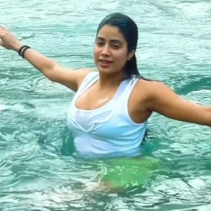 അവധി ആഘോഷിക്കാന്‍ ജാന്‍വി കപൂര്‍ പോയത് എവിടെ എന്നറിയുമോ? അടിപൊളി ചിത്രങ്ങള്‍ പങ്കുവച്ച് താരം