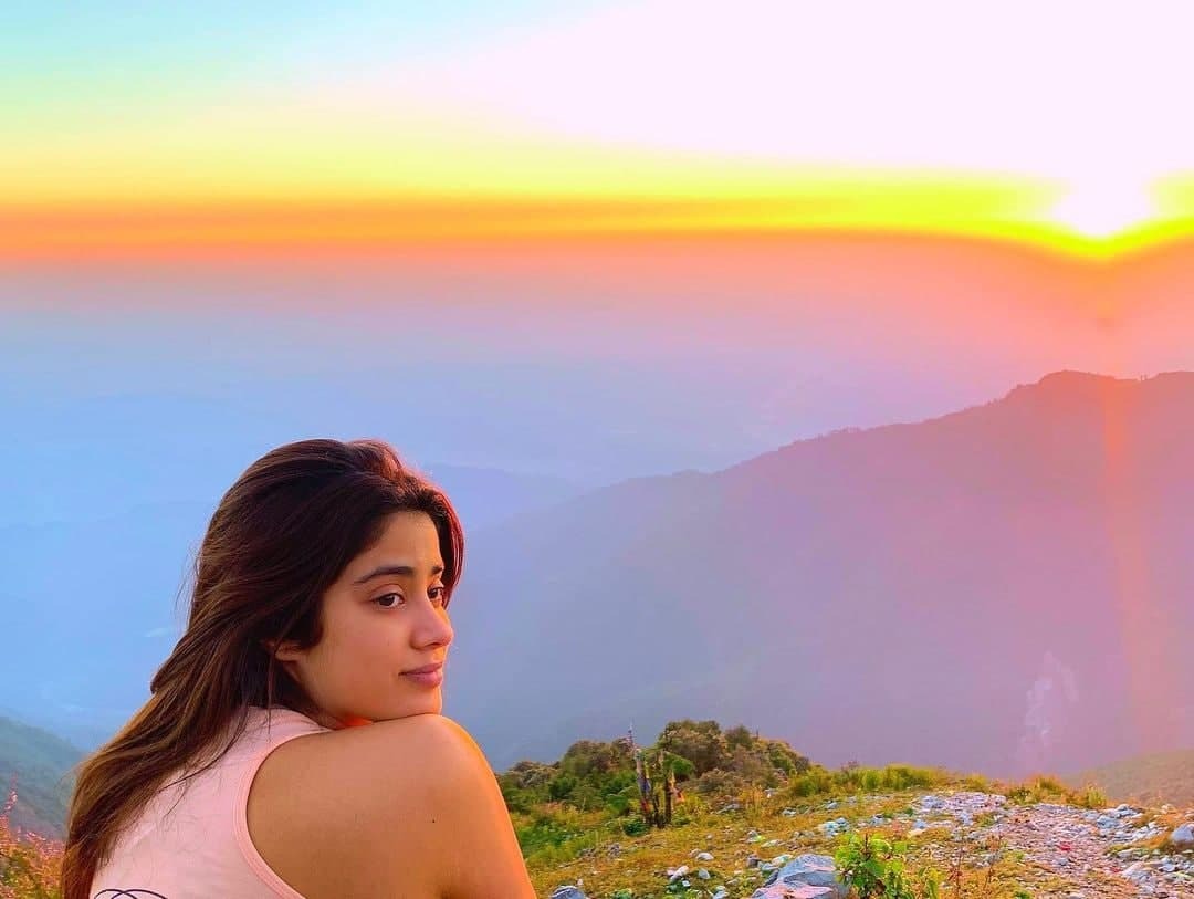 അവധി ആഘോഷിക്കാന്‍ ജാന്‍വി കപൂര്‍ പോയത് എവിടെ എന്നറിയുമോ? അടിപൊളി ചിത്രങ്ങള്‍ പങ്കുവച്ച് താരം