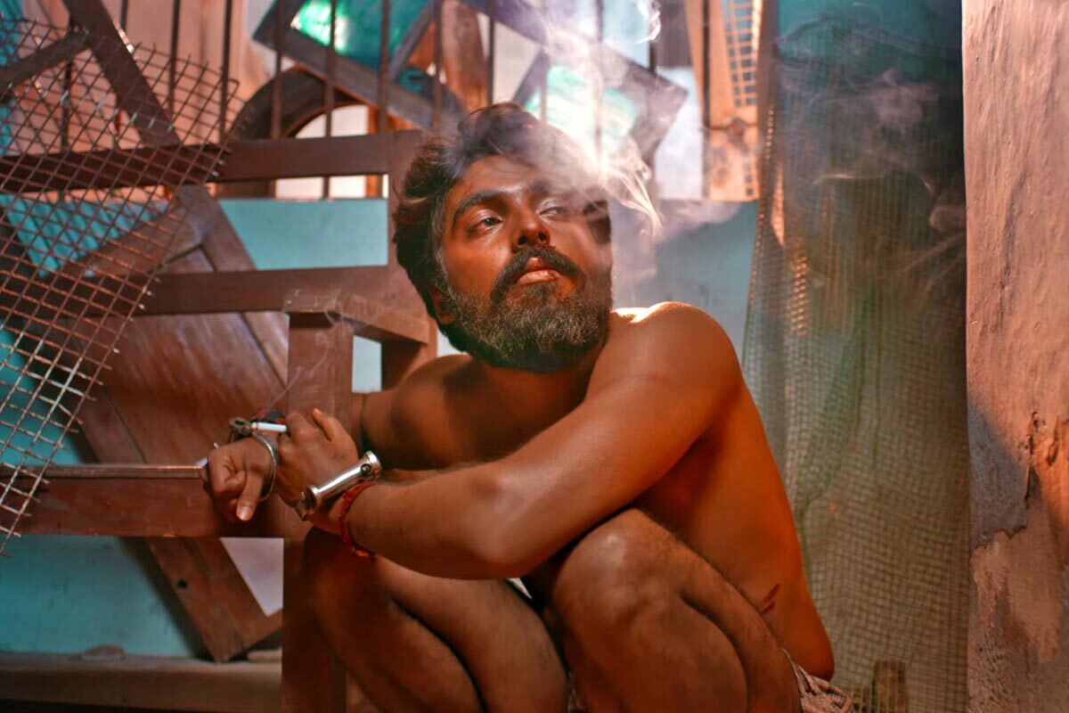 வேற மாரி கெட்டப்பில் ஜி.வி. பிரகாஷ்...! பெரிதும் எதிர்பார்க்கப்பட் ஜி.வி. பிரகாஷ் படத்தின் டீசர் வெளியீடு..! செம எதிர்பார்பில் ரசிகர்கள்!