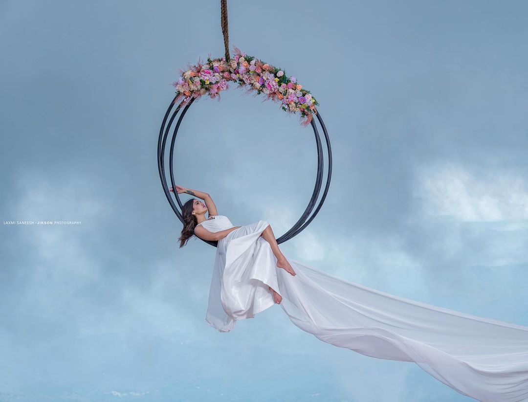  ഹോളിവുഡ് നടിയല്ല.. .ഞെട്ടിച്ച ലുക്കിൽ വീണ്ടും സാനിയ ഇയ്യപ്പൻ..വൈറൽ ഫോട്ടോകൾ 