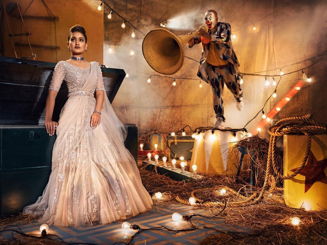  ഹോളിവുഡ് നടിയല്ല.. .ഞെട്ടിച്ച ലുക്കിൽ വീണ്ടും സാനിയ ഇയ്യപ്പൻ..വൈറൽ ഫോട്ടോകൾ 