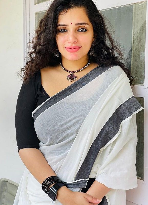 തിരിച്ച് വരവില്‍ ഞെട്ടിക്കാന്‍ ആന്‍ അഗസ്റ്റിന്‍: വൈറലായി പുത്തന്‍ ചിത്രങ്ങള്‍